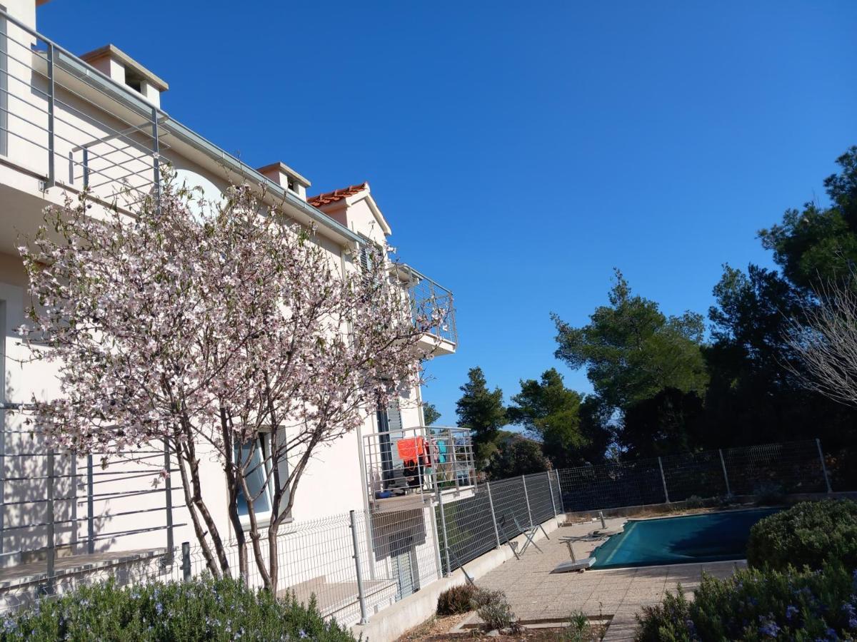 Apartamento 25 King'S Landing In Supetar Exterior foto