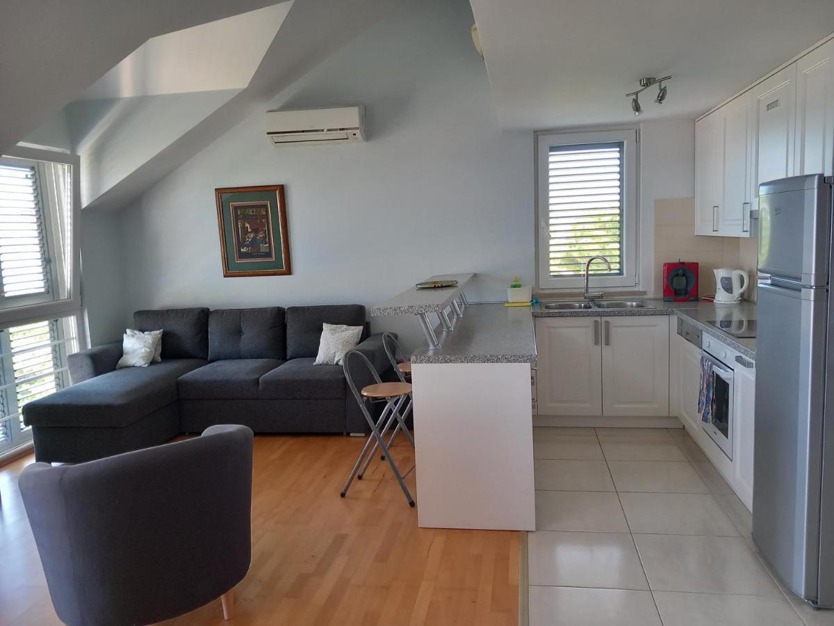 Apartamento 25 King'S Landing In Supetar Exterior foto